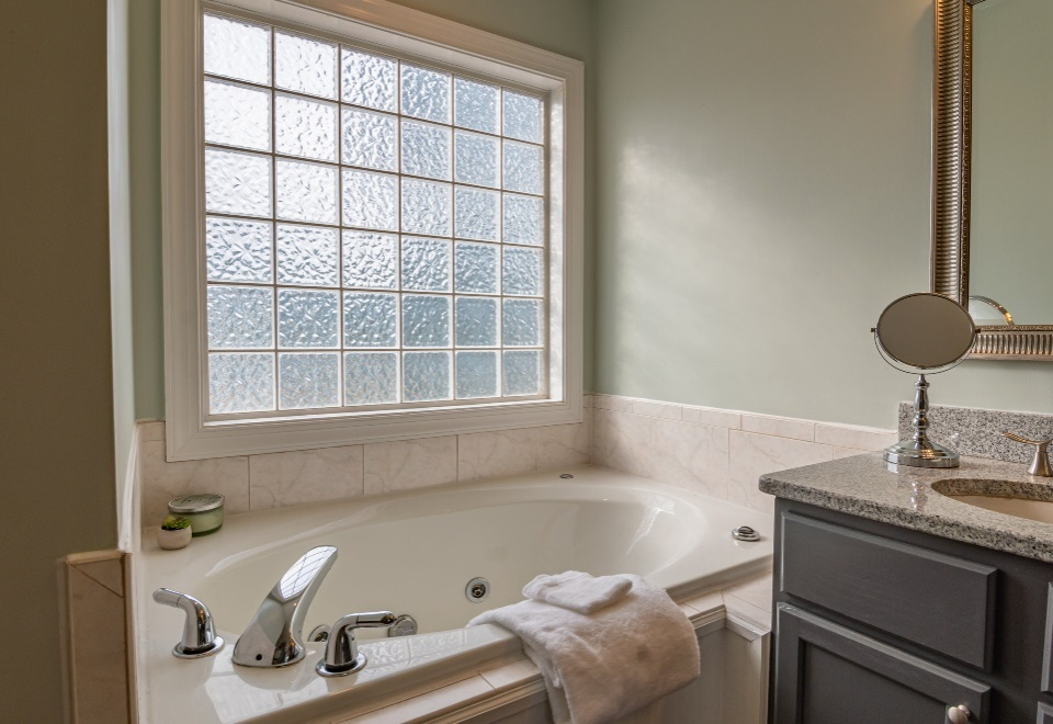 Bathtub in a bathroom